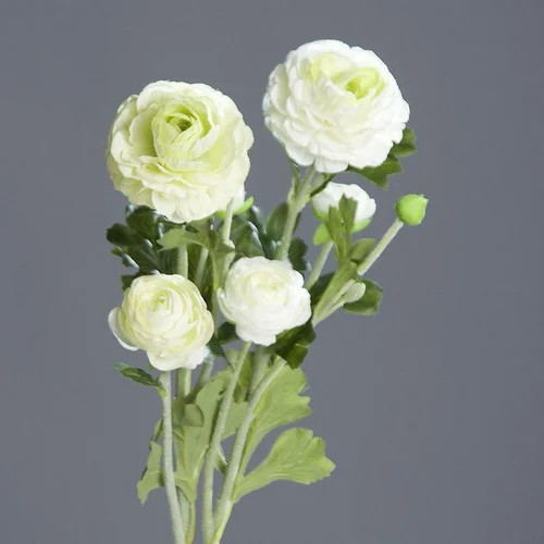 À avoir pour l’extérieur：Fleur artificielle renoncule blanche x 3 avec feuillage vert – 62 cm