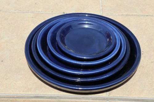 Pour transformer votre jardin:Soucoupe en terre cuite émaillée bleu Nuit étoilée Les Poteries d’Albi - Ø 22 cm