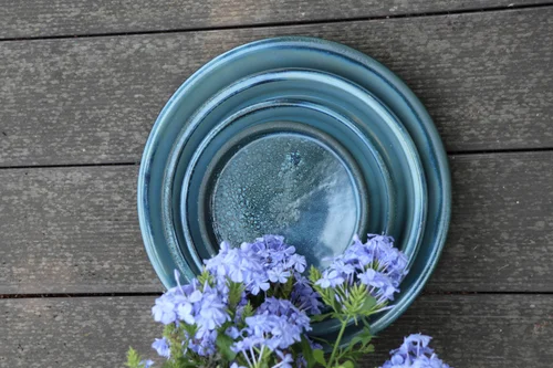 Jardin à embellir：Soucoupe en terre cuite émaillée coloris bleu Les Poteries d'Albi - Ø 14 x H 2 cm