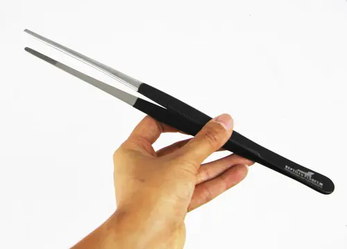 Simple dehors：Pince pour nourrissage en inox avec manche coloris noir Reptile Planet - 25 cm