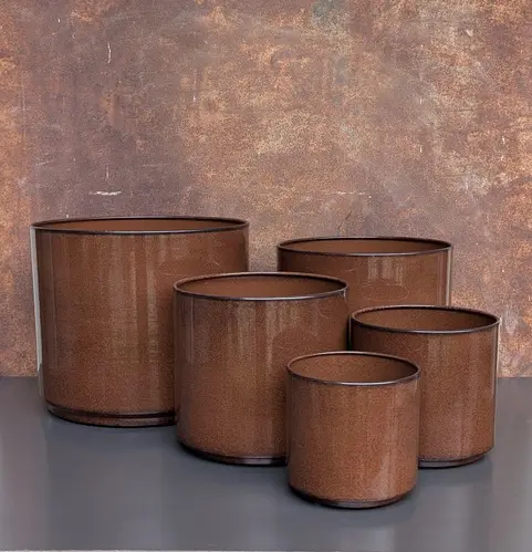 Autour du jardin：Cache-pot Looma coloris marron en zinc taille XXL - Ø 43 x 37 cm