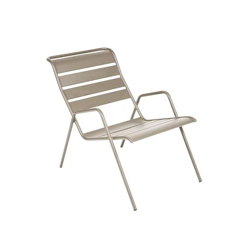 Jardin & équipement：Fauteuil bas coloris muscade Monceau Fermob - 73 cm