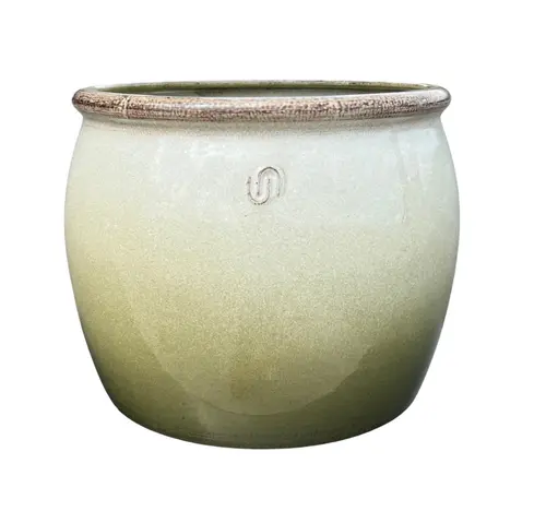 Une solution adaptée à l’extérieur：Pot cylindrique en métal recyclé coloris vert et beige Upcycle Bella - Ø 37 x H 30 cm