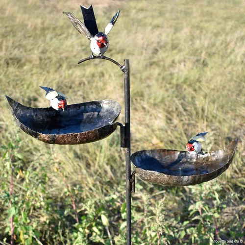 Choix pratique：Tuteur métal 2 mangeoires cœurs et 3 oiseaux peint main