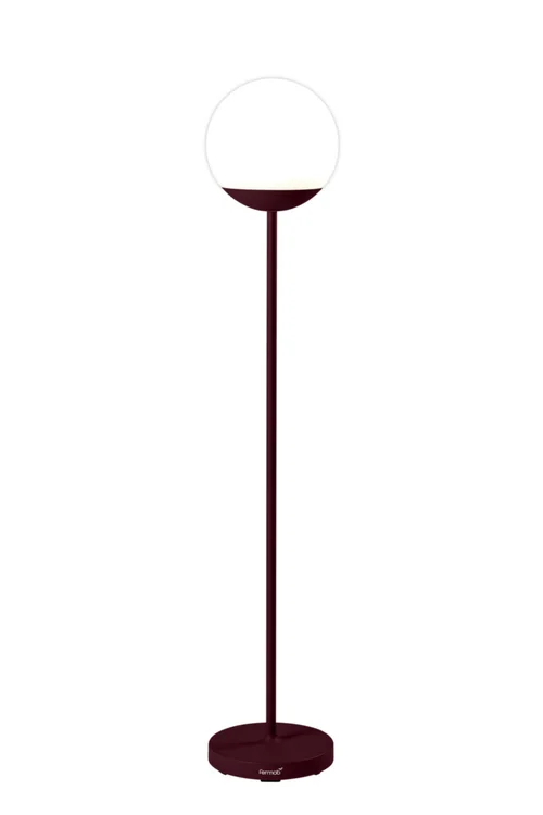 Pour plus de confort au jardin:Lampe Mooon coloris noir en polyéthylène Fermob - 134 cm