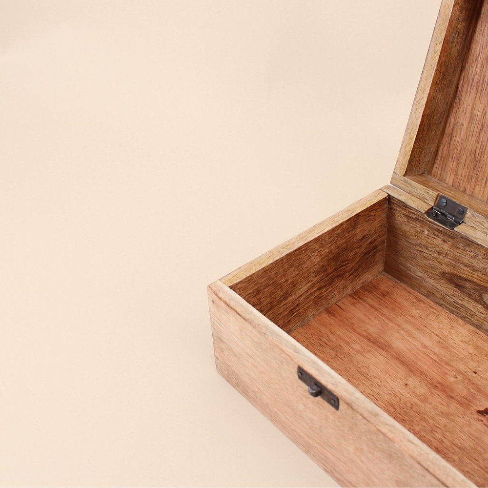 Boite en bois couvercle or 21 × 17cm
